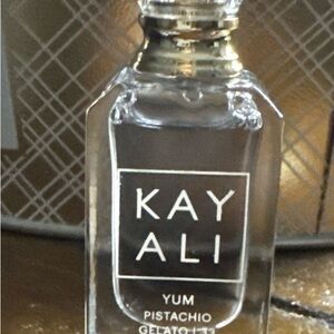 KAYALI Yum Pistachio Mini